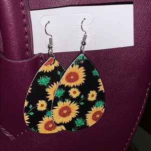 Teardrop earrings